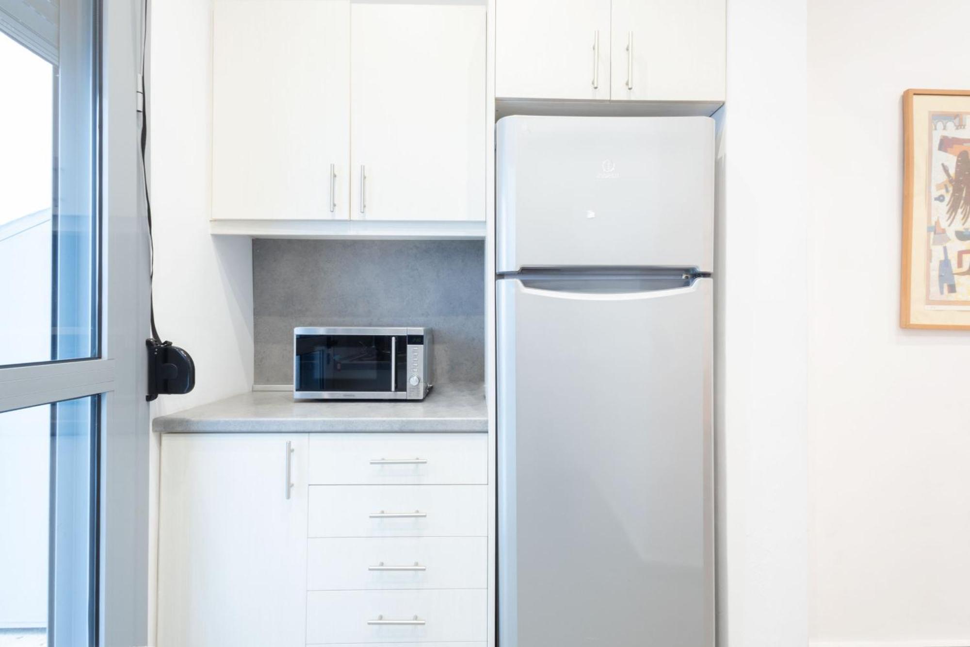 Renovated 5 Bdr House Near Acropolis - New Beds, Terrace & Green Yard Атина Екстериор снимка