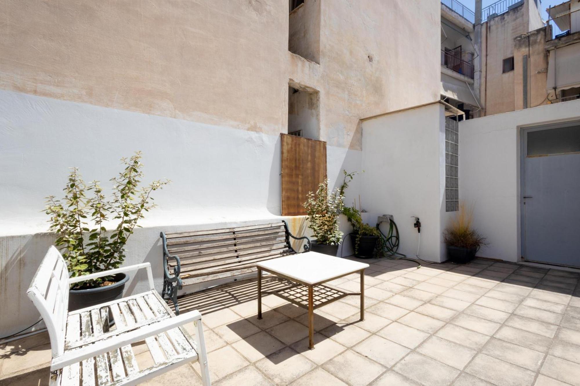 Renovated 5 Bdr House Near Acropolis - New Beds, Terrace & Green Yard Атина Екстериор снимка