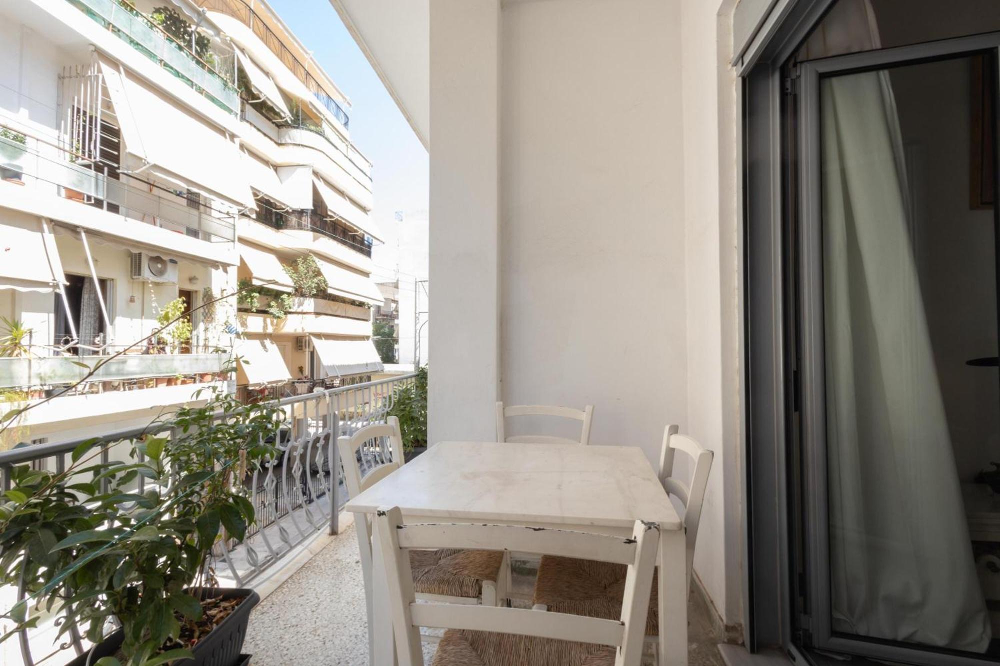 Renovated 5 Bdr House Near Acropolis - New Beds, Terrace & Green Yard Атина Екстериор снимка
