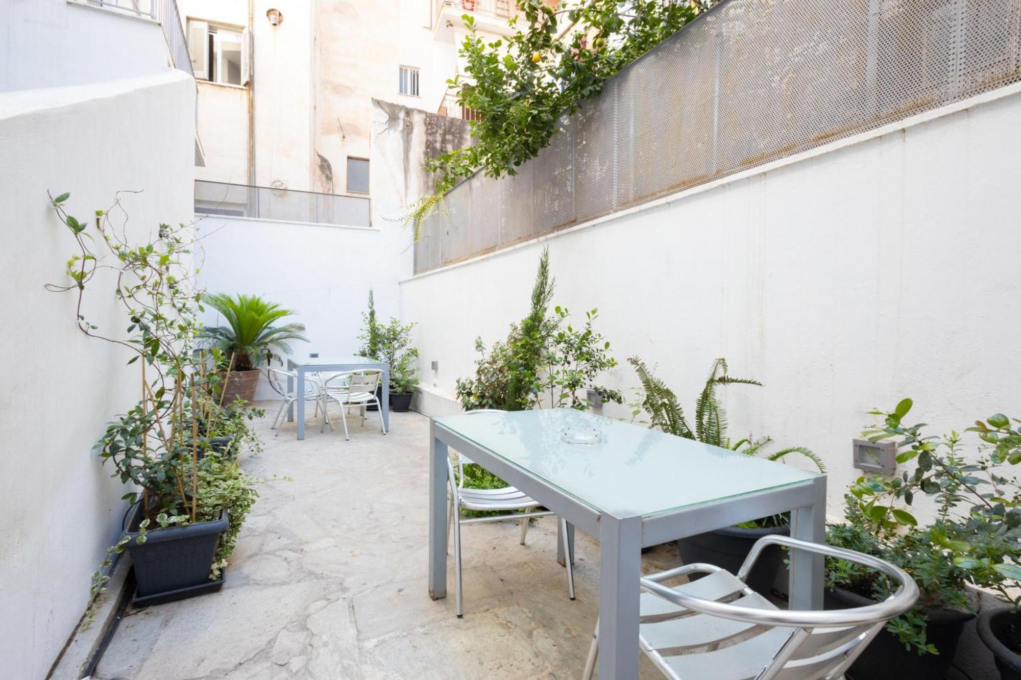 Renovated 5 Bdr House Near Acropolis - New Beds, Terrace & Green Yard Атина Екстериор снимка