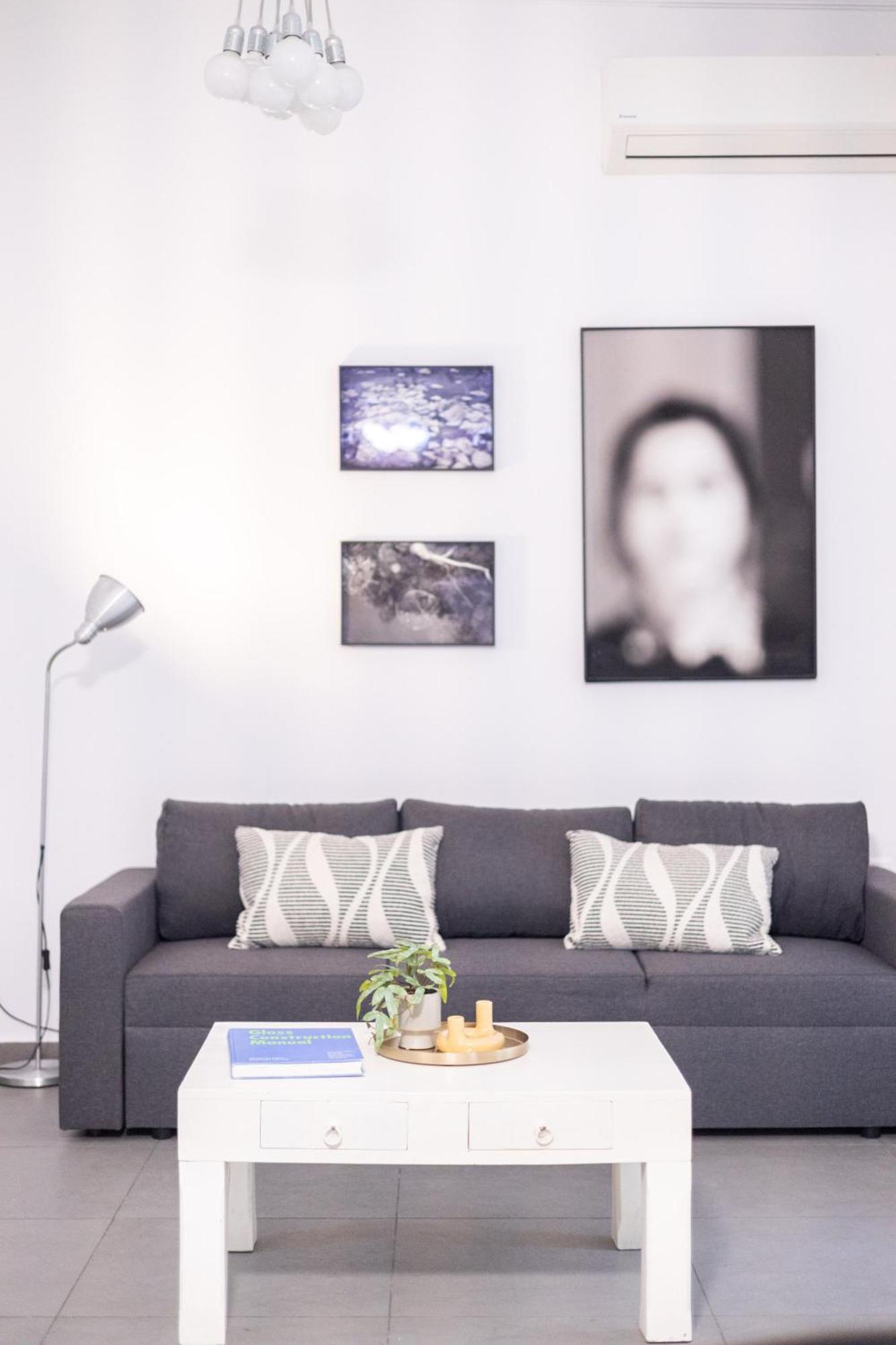 Renovated 5 Bdr House Near Acropolis - New Beds, Terrace & Green Yard Атина Екстериор снимка