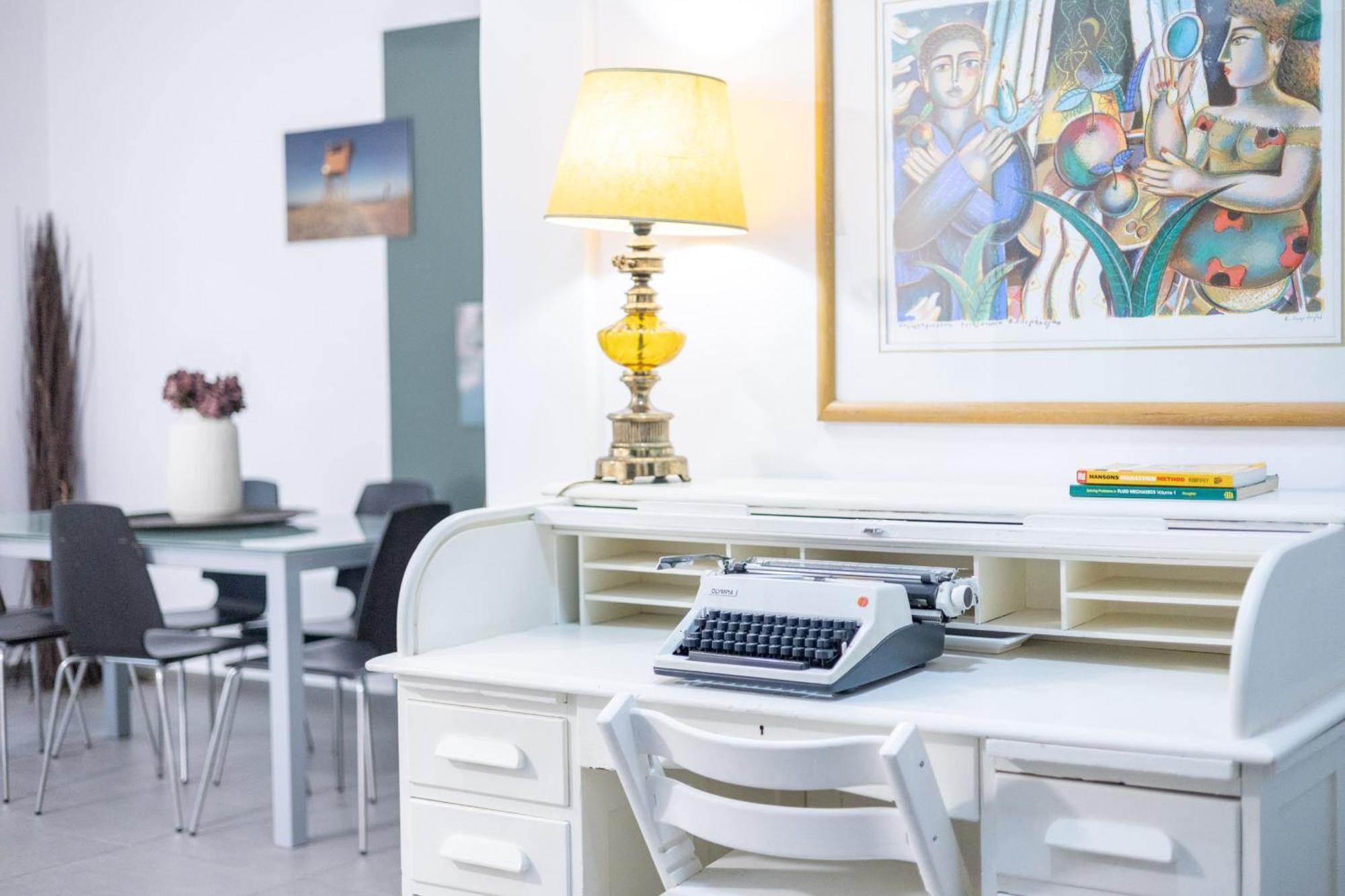 Renovated 5 Bdr House Near Acropolis - New Beds, Terrace & Green Yard Атина Екстериор снимка