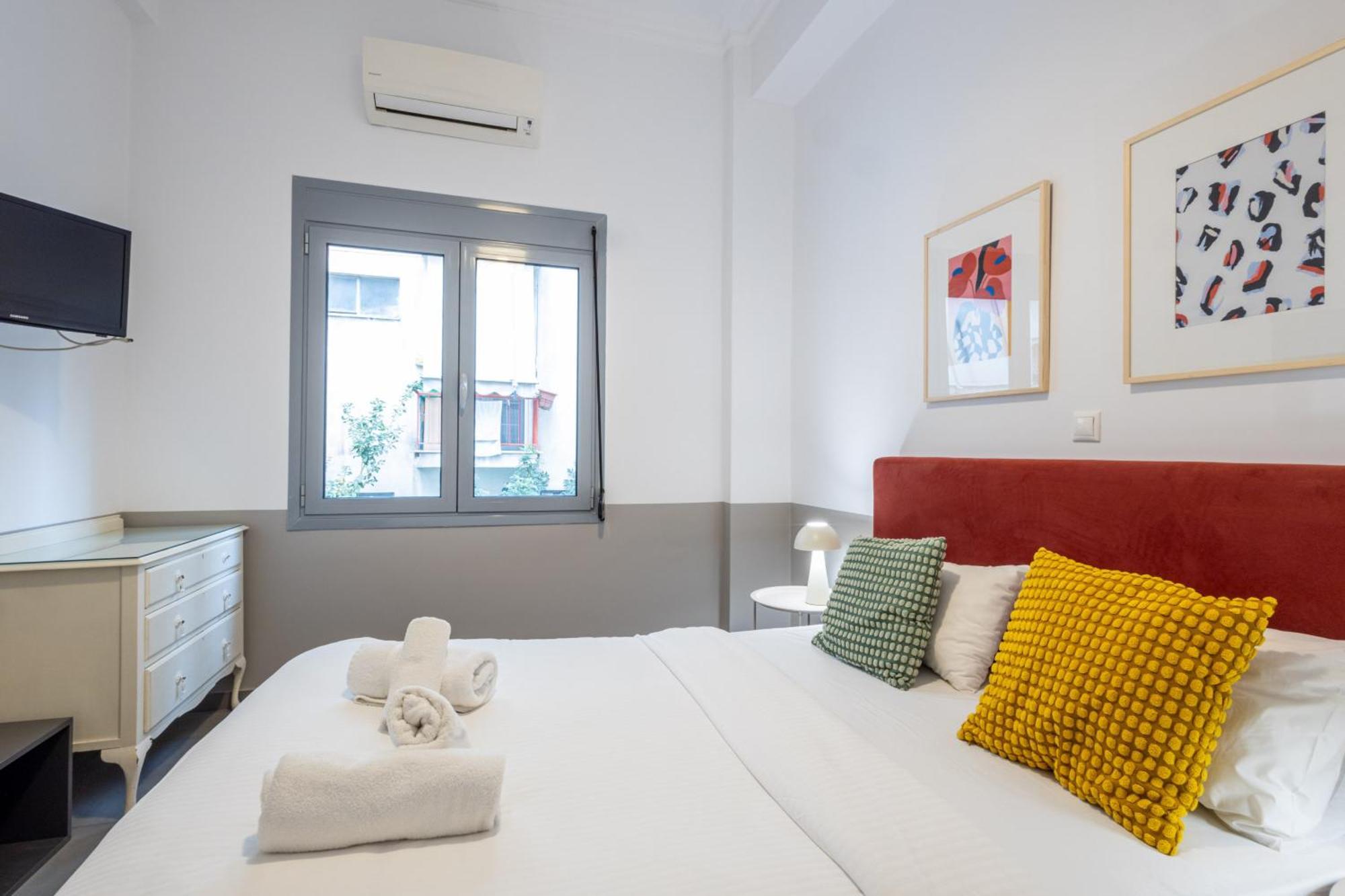 Renovated 5 Bdr House Near Acropolis - New Beds, Terrace & Green Yard Атина Екстериор снимка