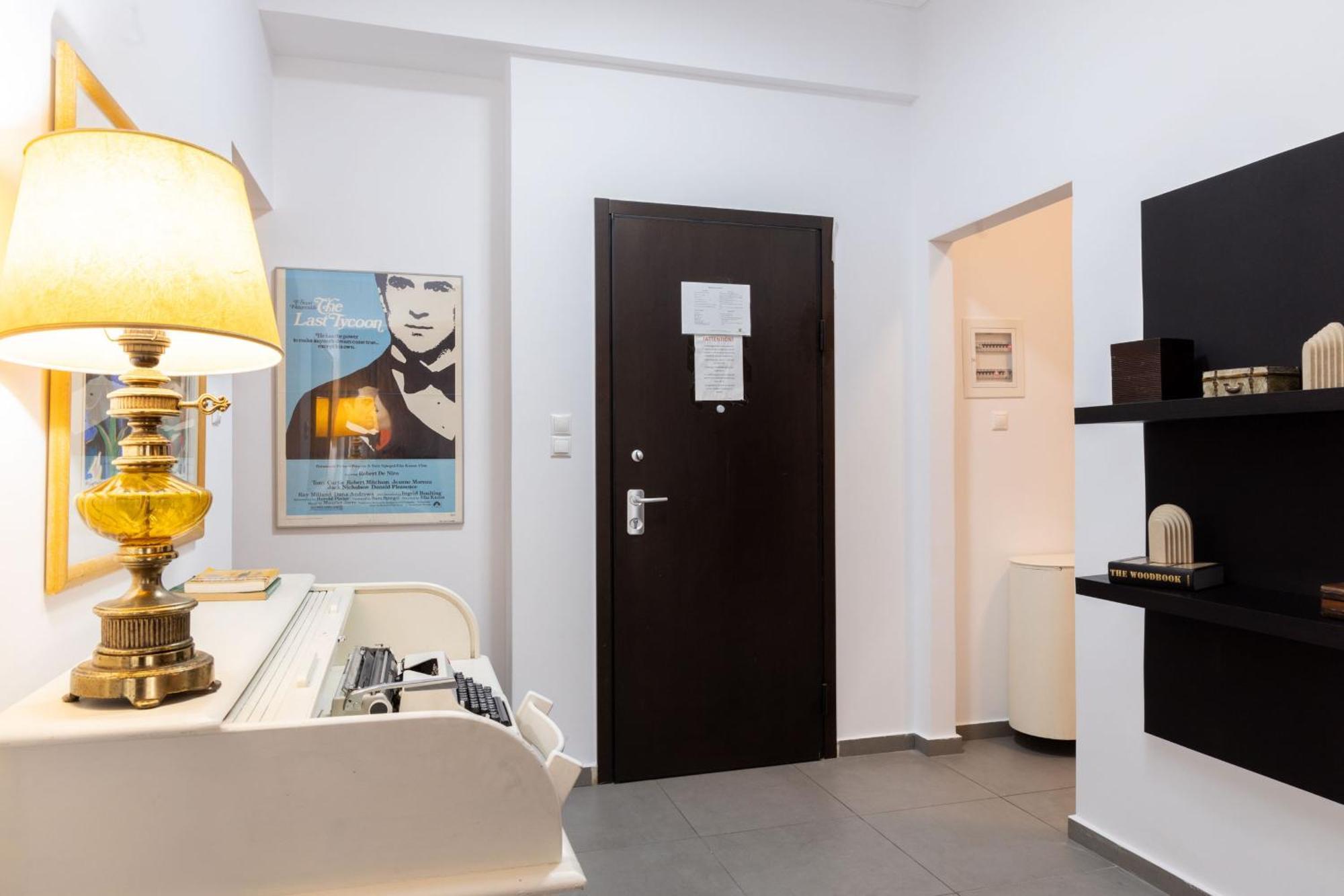 Renovated 5 Bdr House Near Acropolis - New Beds, Terrace & Green Yard Атина Екстериор снимка