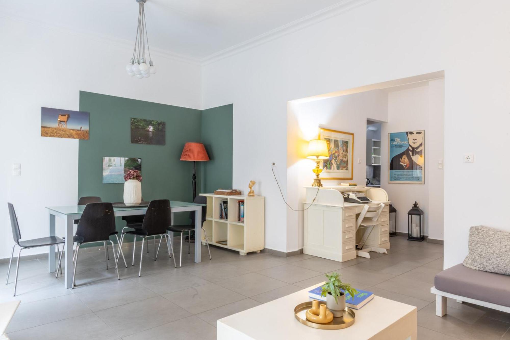 Renovated 5 Bdr House Near Acropolis - New Beds, Terrace & Green Yard Атина Екстериор снимка